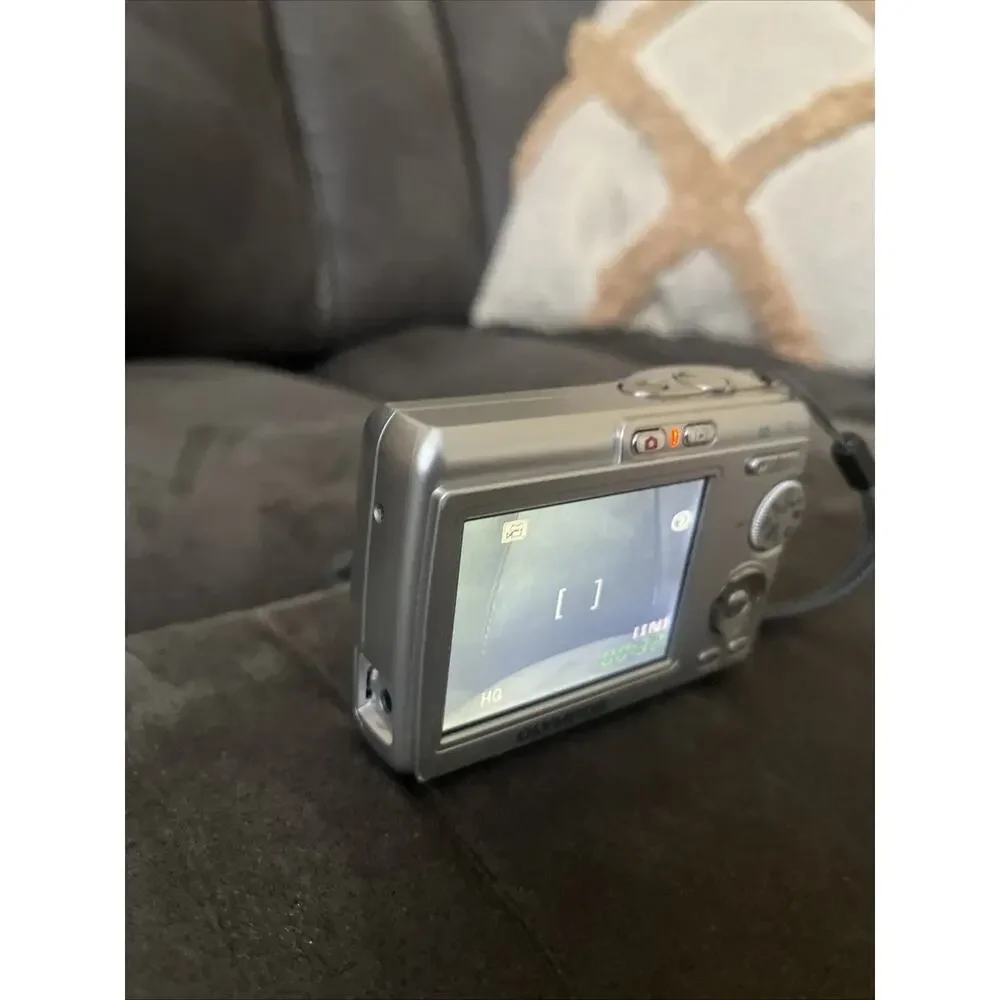 Olympus FE-170 Compact 6.0 MP Digital Camera Silver Tested & WORKS (NO SD CARD)
